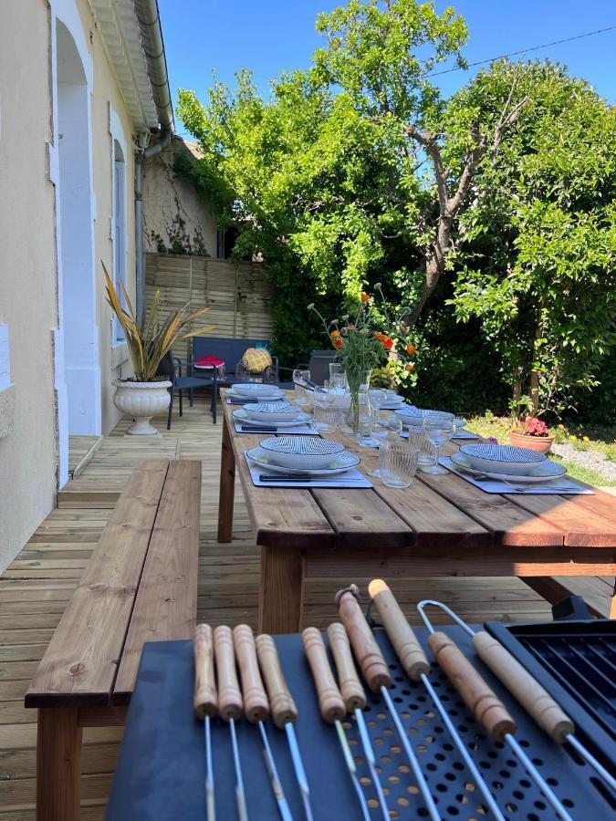 Charmante Maison Climatisee Avec Piscine Au Calme A Каркасон Екстериор снимка