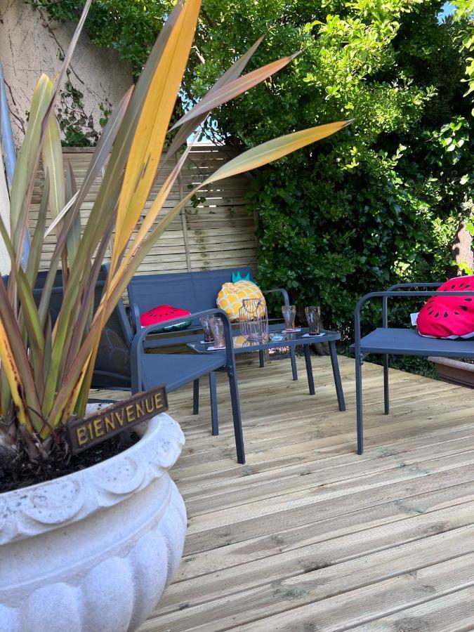 Charmante Maison Climatisee Avec Piscine Au Calme A Каркасон Екстериор снимка