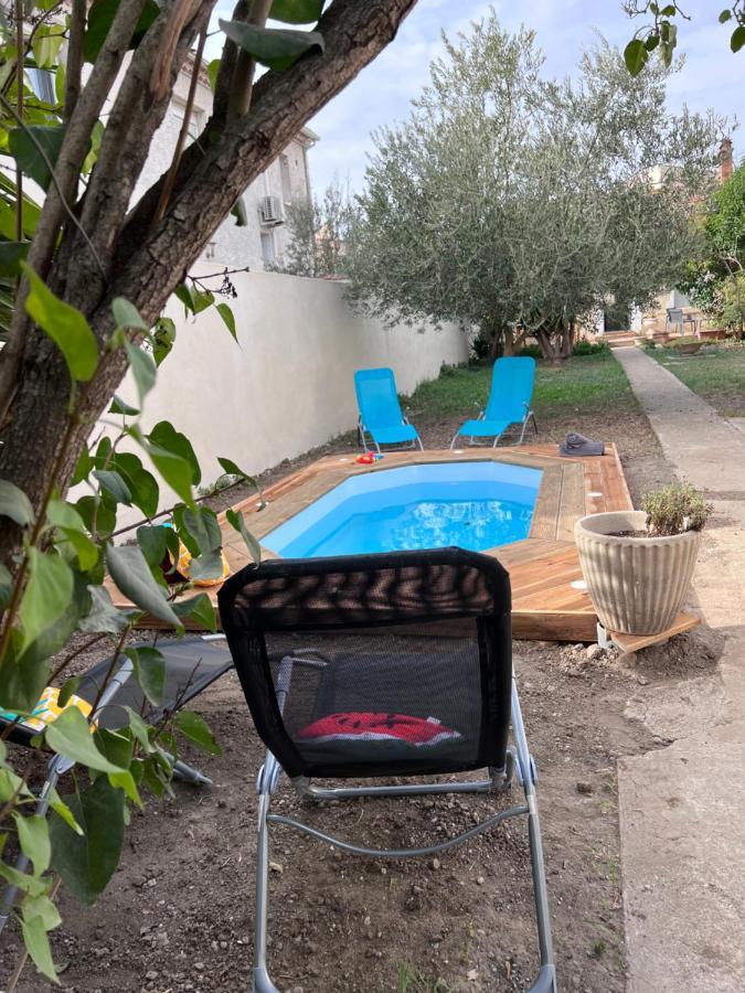 Charmante Maison Climatisee Avec Piscine Au Calme A Каркасон Екстериор снимка